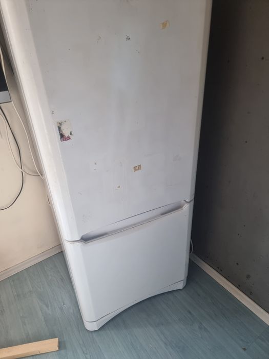 НОВА ЦЕНА Хладилник indesit