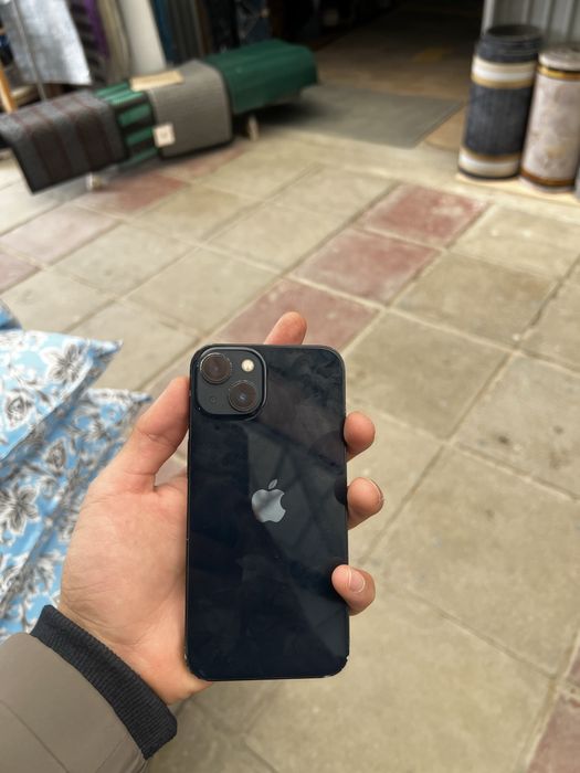 Продаю. айфон 13