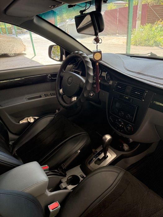 Джентра Автомобиль