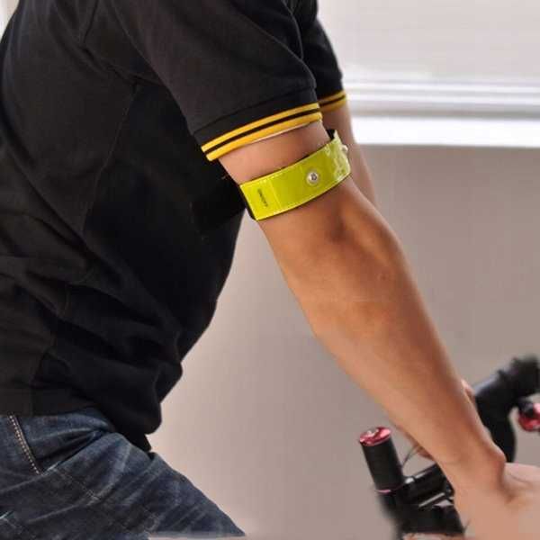 Светлоотразителна жилетка за безопасност с LED осветление