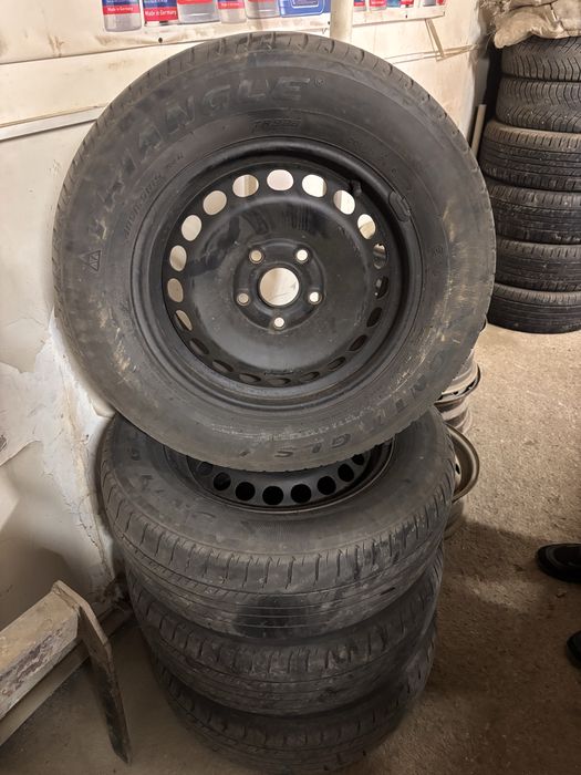 Продам резину с дисками диаметр R15