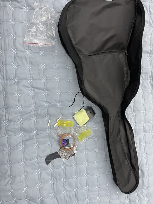 Гитара акустическая