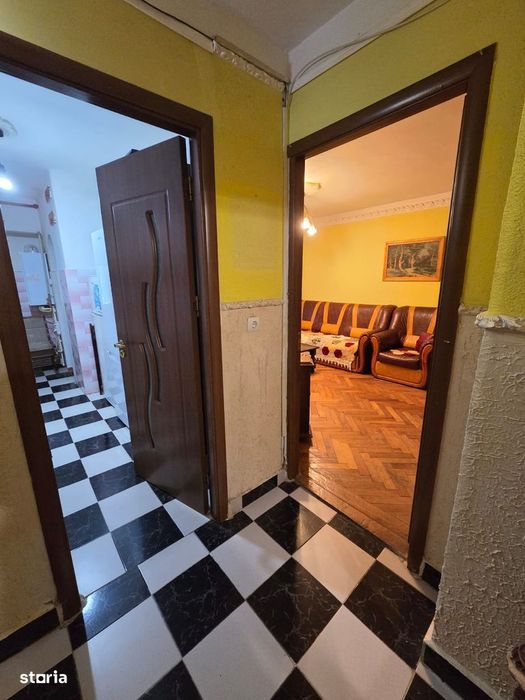 Apartament 3 camere 1990, parter inalt Str. Babadag