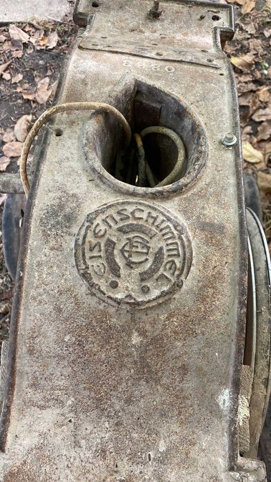 Vând masina de batut porumb germană