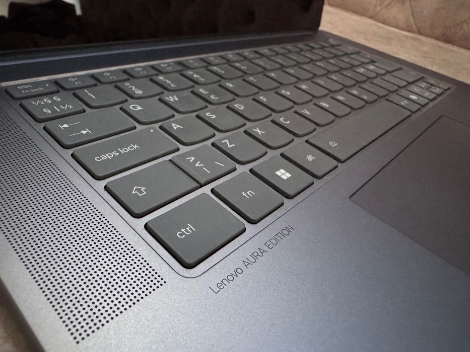 Lenovo Yoga Slim 7 15ILL9 / Core Ultra 7 / 16GB / 1TB SSD / 2.8K