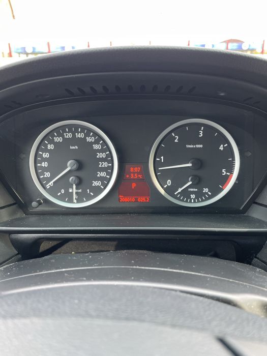 BMW 525 / automata