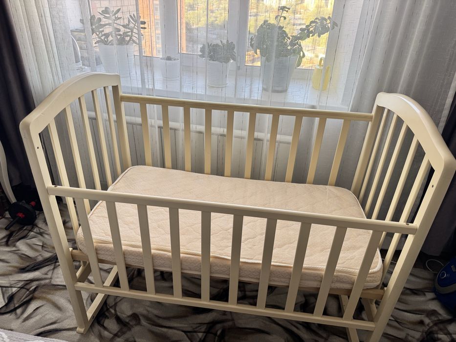 Продам кроватку детскую
