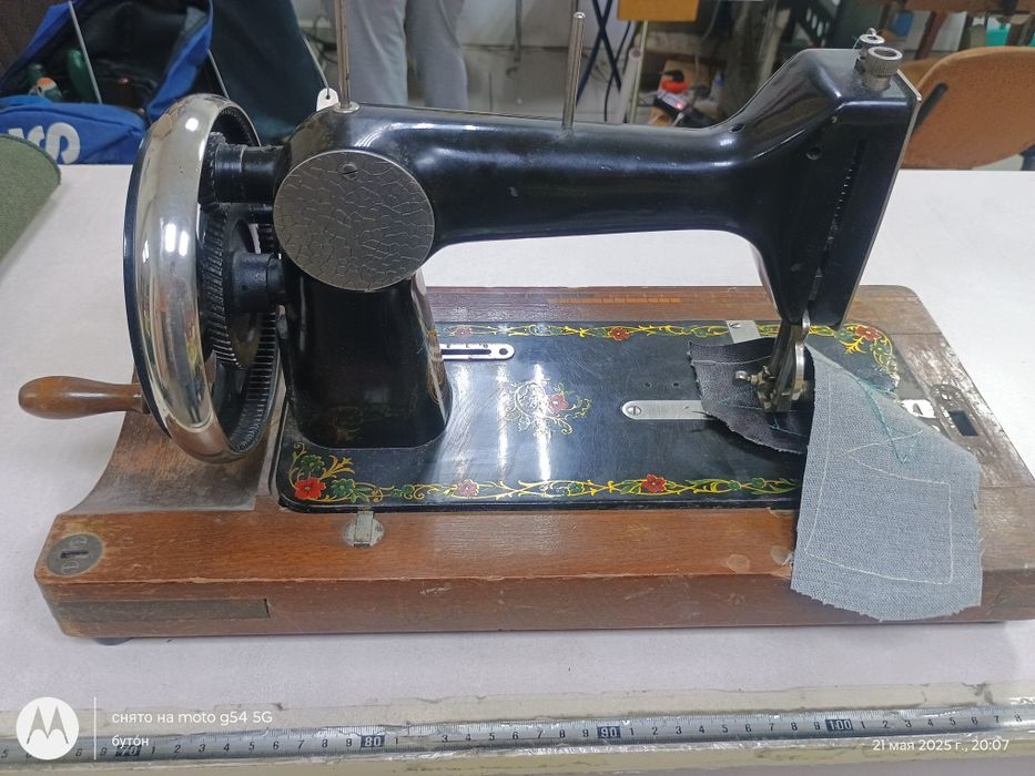 Швейная машина старинная