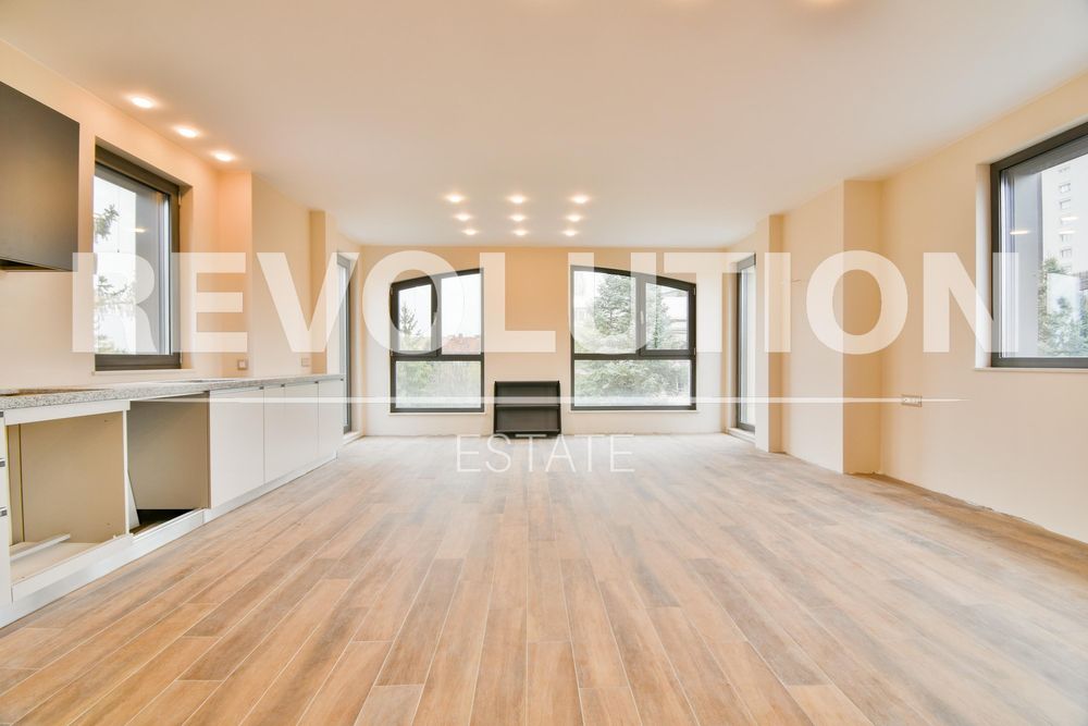 Дава се под наем Четиристаен апартамент в София, Изток - 100 кв.м за 1500 € - Снимка #1