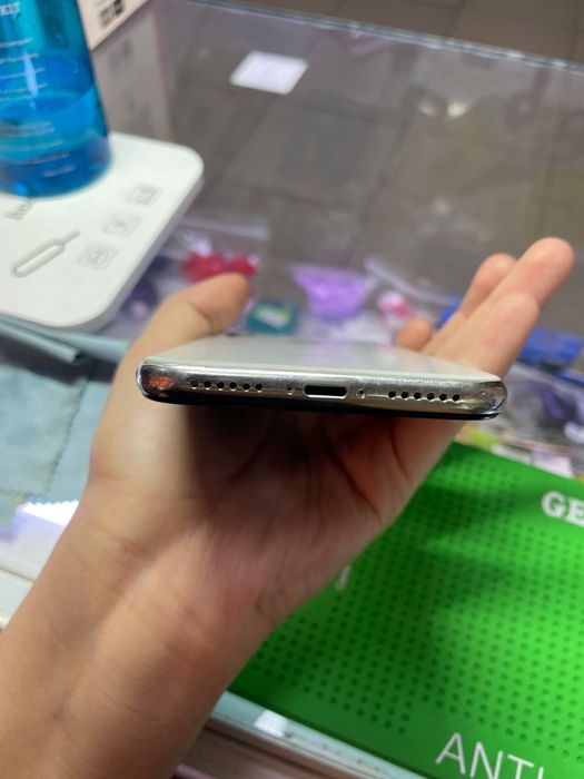 iPhone X 64GB в отличном состоянии