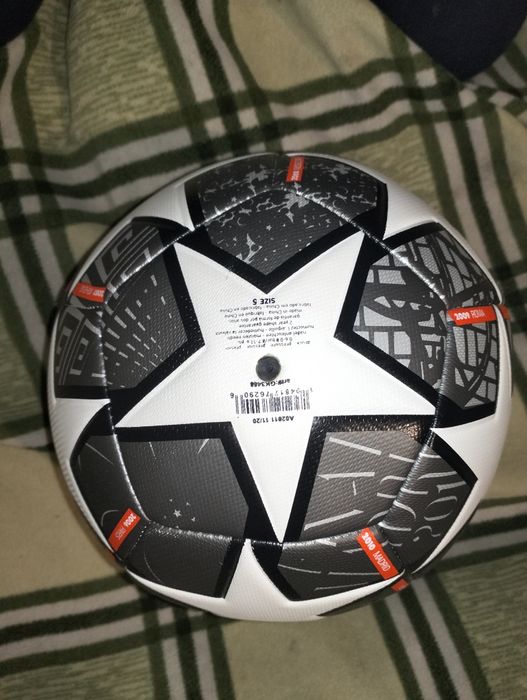 Футбольный мяч продам