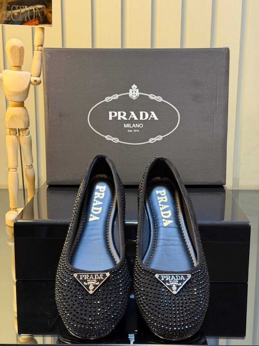 Balerini dama cu pietre