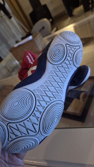 Борцовки Asics за момче  номер35,номер37