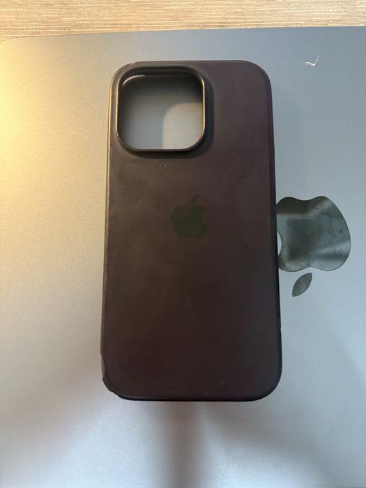 Продам оригиналный чехол apple на айфон 14 pro