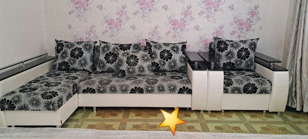 Продается угловой диван+кресла