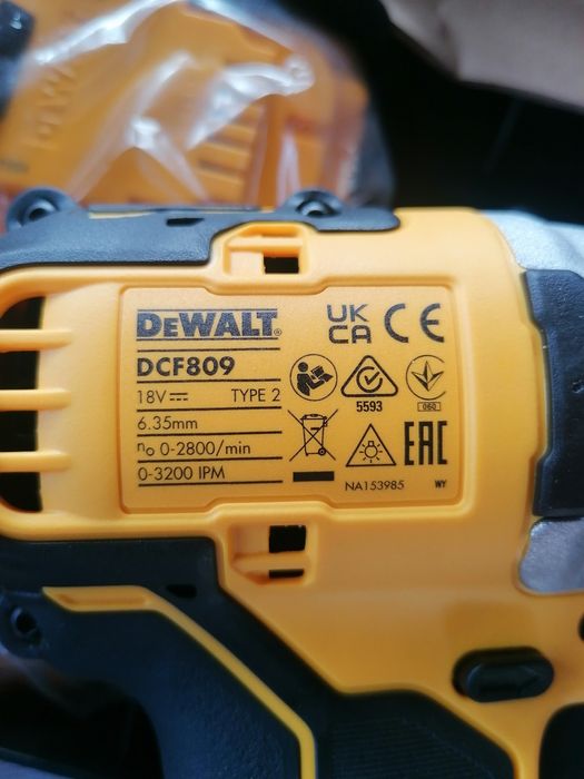Șurubelnița cu impact Dewalt DCF809L2T