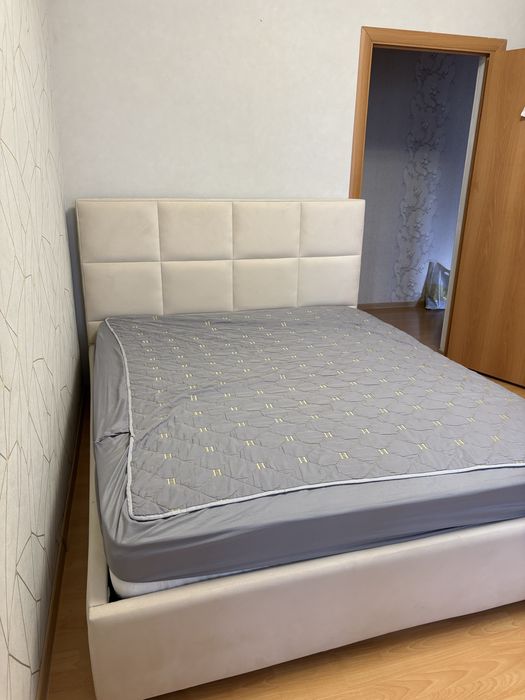 Спальная кровать