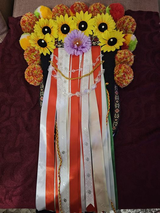 Продавам кукерска маска