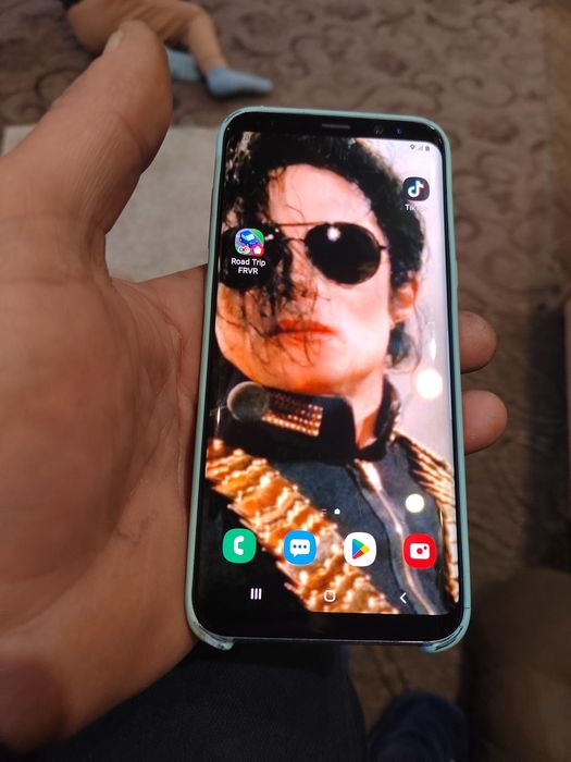 Продавам Samsung S8 plus