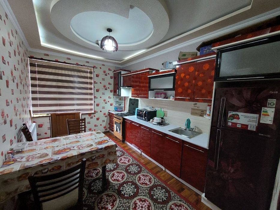 Tabaka 24 da, 80 kvadrat  uy sotiladi