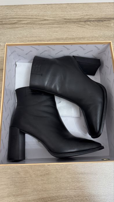 Продам осенние ботинки