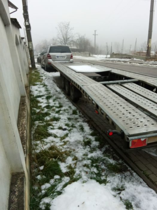 Vând platforma 8 metri,3,5 tone