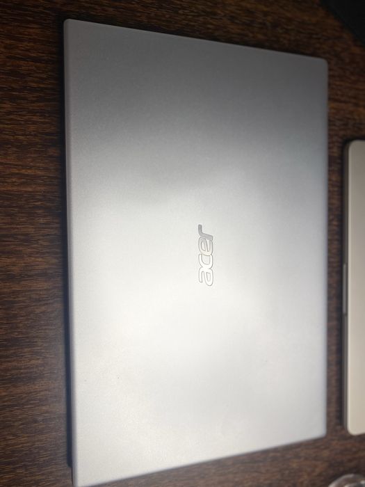 Acer As. corei3. 64bit. 4gb memory. 1tb umumiy xotira.