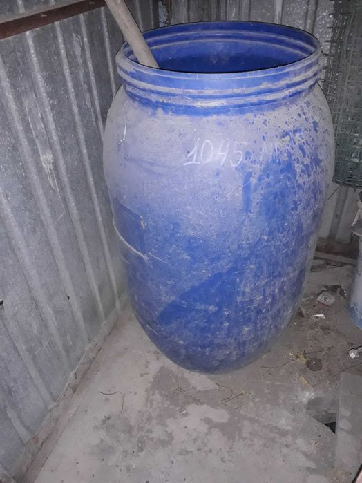 бочка  200 литров пластмасса