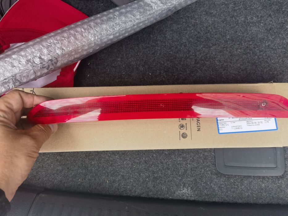 Продавам 3ти стоп за Volkswagen Polo 6r