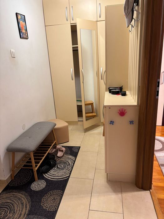 Vand sau inchiriez apartament 2 camere zona garii