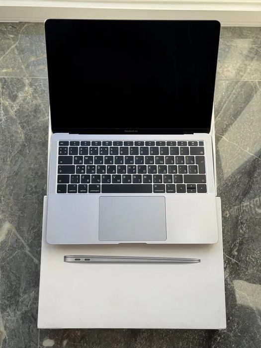 MacBook Air 2019 Продам Макбук Эйр 2019