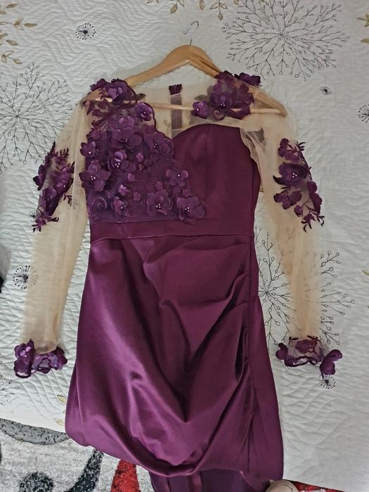 Rochie de seara.Purtata cu toc de 10 cm.Inatime 1.58cm si 54 kg