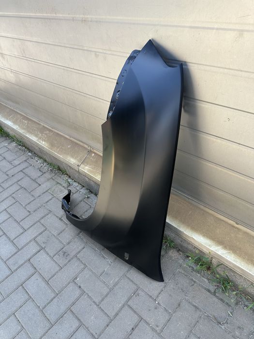 Крыло перденее правое левое Renault Duster