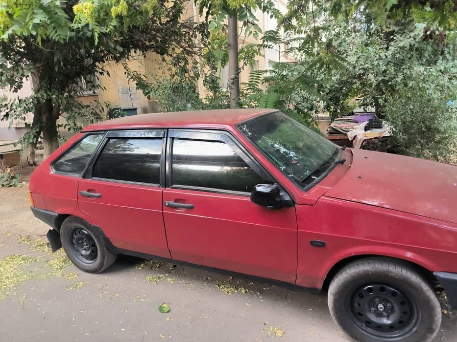 Продаётся машина Ваз 21093. Машина после покраски, освежили. 1996 года