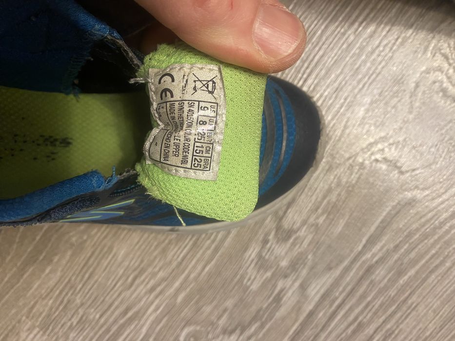 Adidasi Skechers cu lumini marimea 25