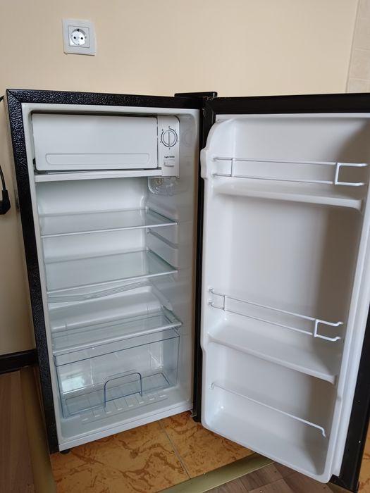 Продам холодильник. Самовывоз. Цена 50 000