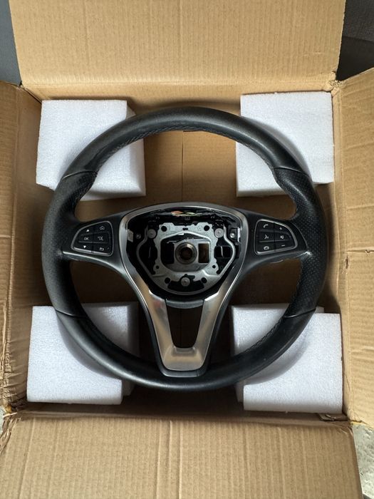 Volan,bară,grila,praguri mercedes glc(schimb cu jante)