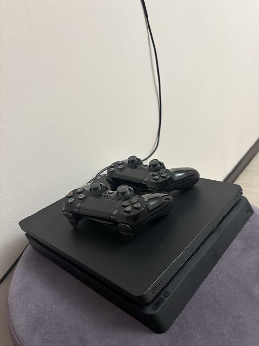 Playstation 4 slim