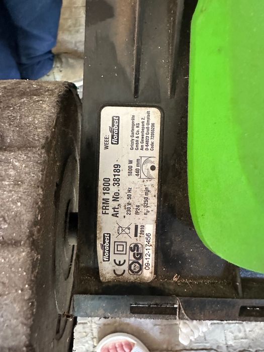 Електрическа косачка немскa 1800w работи