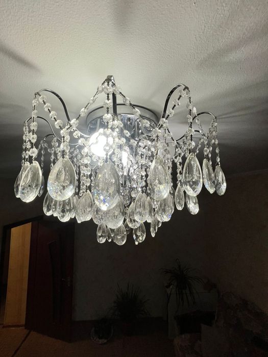 Люстра продается