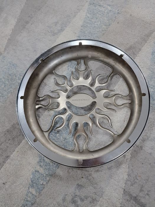 Гриль, защитная решетка на сабвуфер