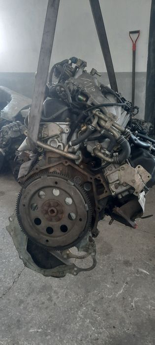 Двигатель на ниссан 3.3 VG33