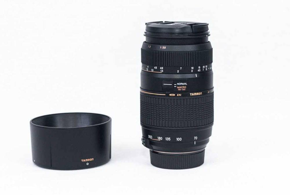 Tamron AF 70-300 mm f/4-5.6 Di LD Macro pentru Nikon F - obiectiv FX