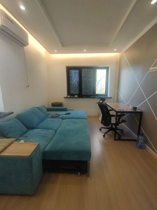 ЭКО базар. Ялангач . Буз 2Продаётся срочно 2  комнатная квартира