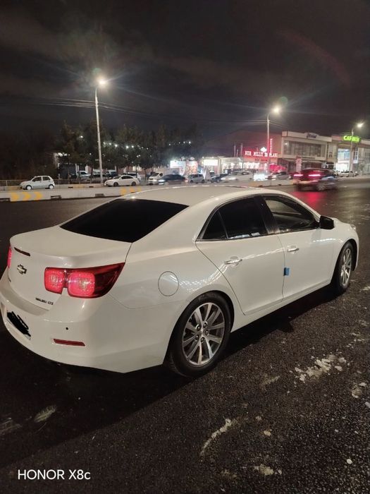 MALIBU srochna sotiladi