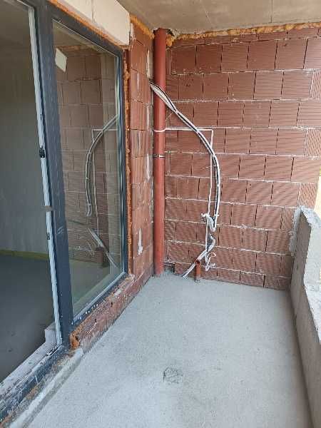 Продава се Двустаен апартамент в Пловдив, Остромила - 67 кв.м за 1447 €/кв.м - Снимка #4