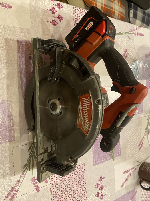 Vand circular Milwaukee