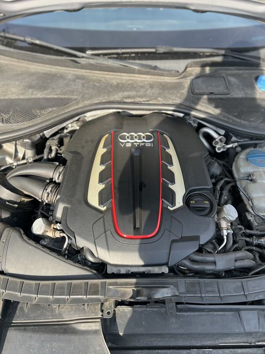 Vand / schimb audi s6 2014 cu pierderi de ulei intre v