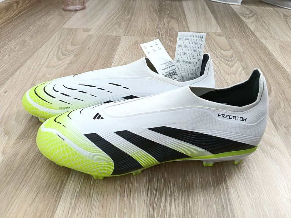 Adidași Cramponi Ghete Fotbal Adidas marimea 44(Nike)