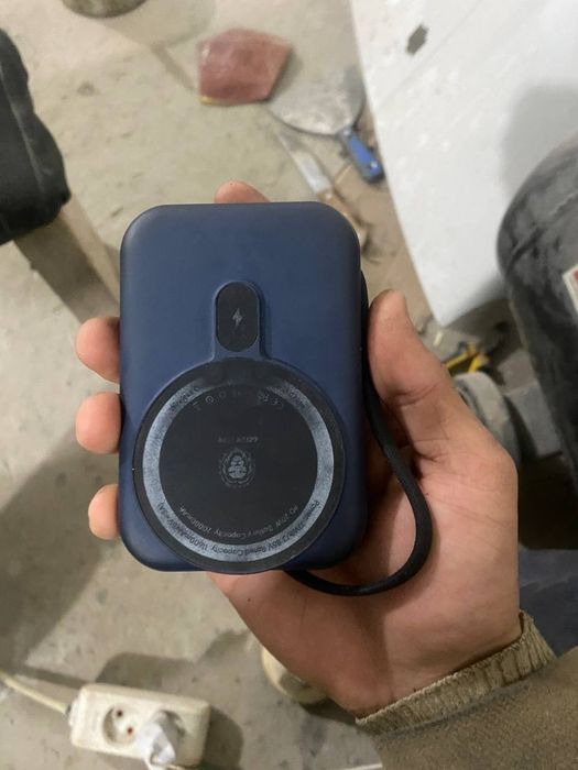 Samsung Galaxy S10 + Green Lion powerbank